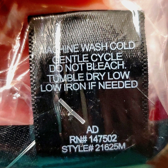 COZY & SEXY ☆ FAUX WRAP ☆ WINE BELTED JUMPSUIT ☆ 5x ☆ NWT - Picture 7 of 8